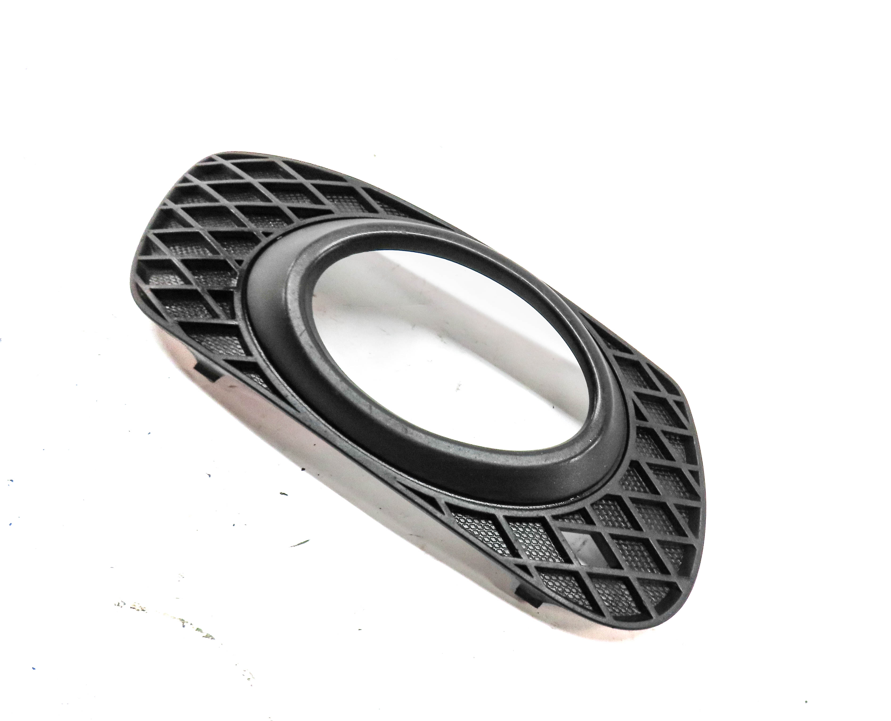 2007 MERCEDES ML320 (W164) FRONT RIGHT PASSENGER LOWER BUMPER FOG LIGHT TRIM — exact item pictured